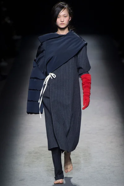 Look 13